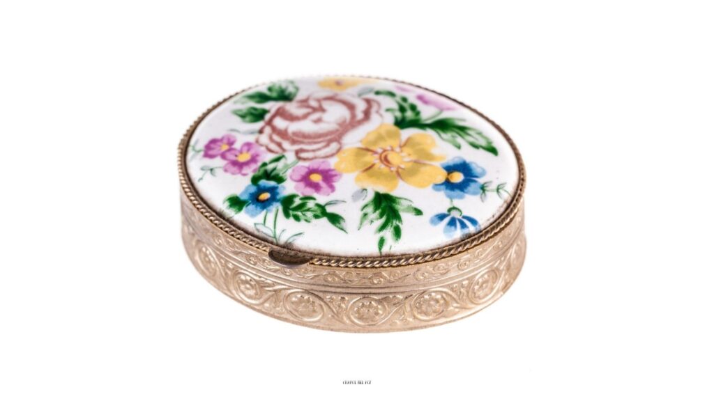 Enamel pill box