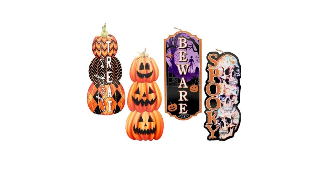 Halloween wall hanging