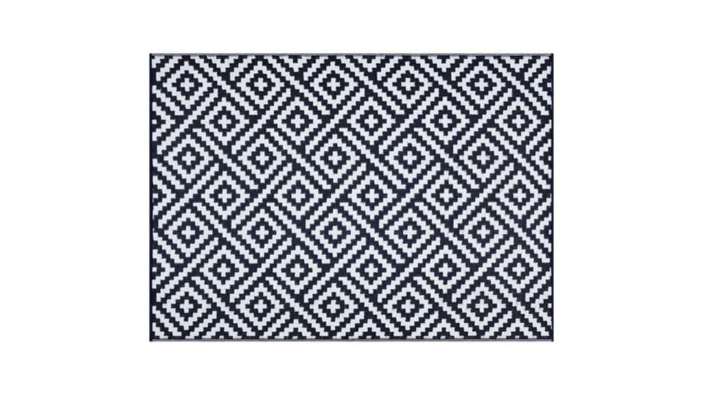 Indoor outdoor rug