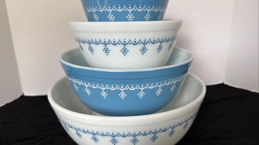Pyrex Snowflake Blue mixing bowls