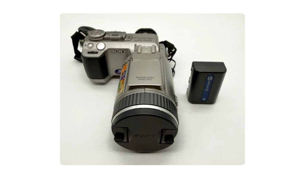 Sony Cyber-shot DSC-F707