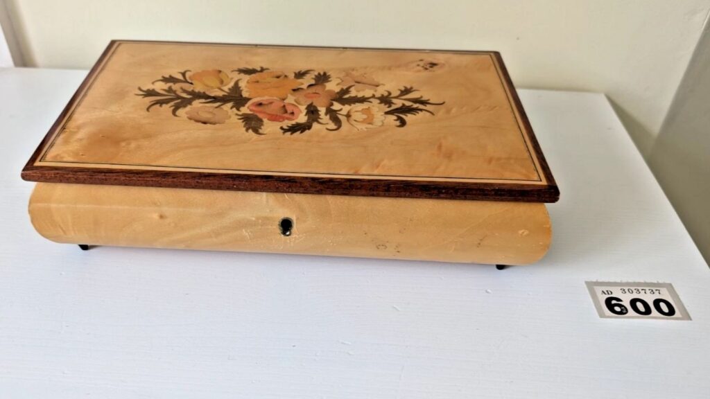 Sorrento inlaid wood music box