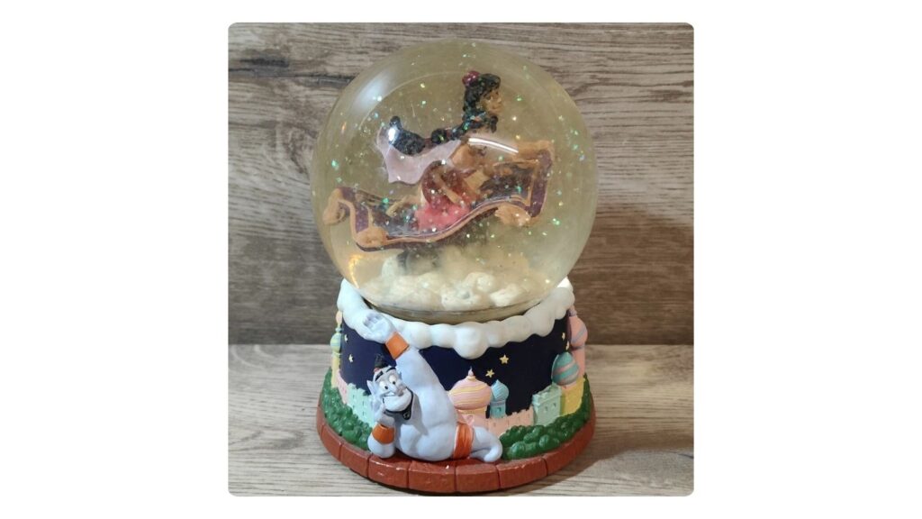 Vintage Enesco musical snow globe