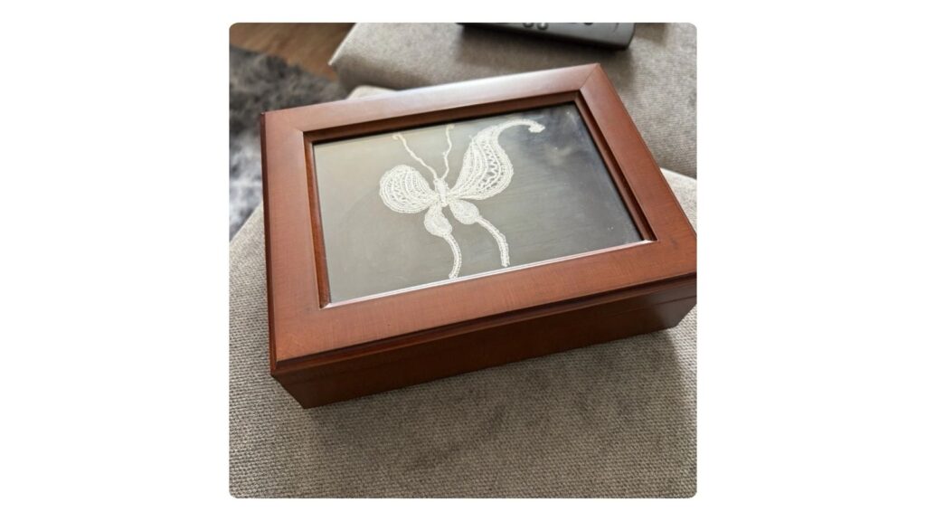 Vintage Sankyo musical jewelry box