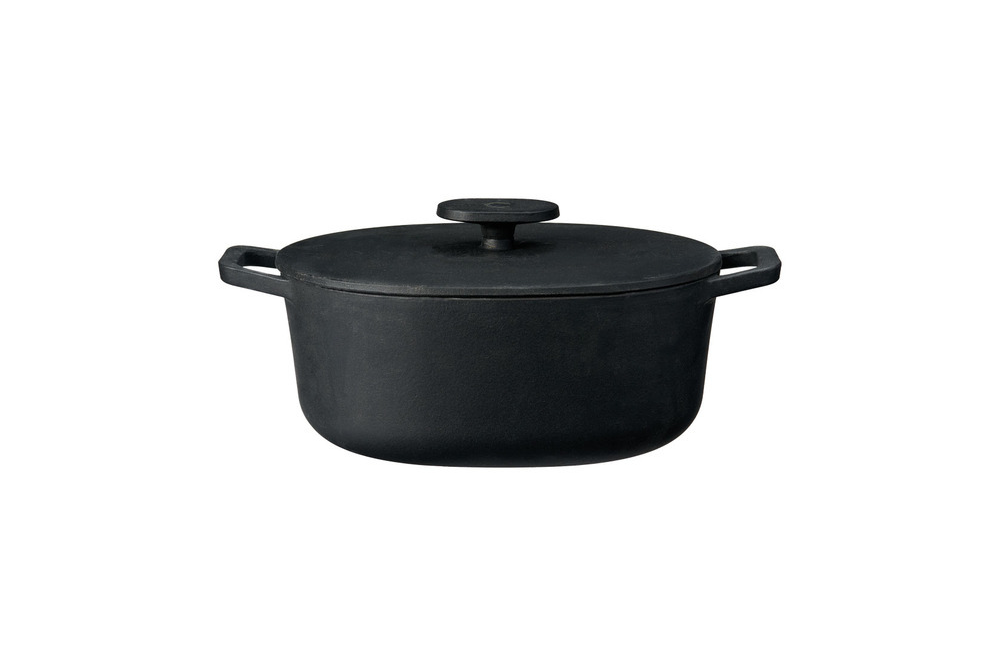 Black Crofton oval cast iron Dutch oven with lid