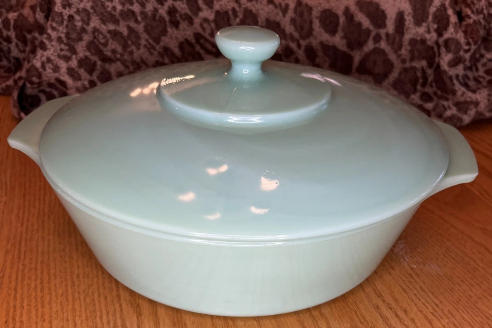 Fire-King 2000 jadeite covered casserole, an example of the later reissue discussed in this section
