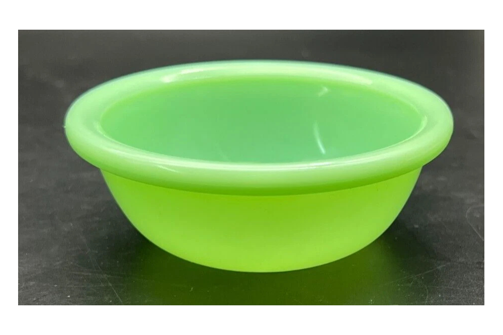 McKee Skokie Green jadeite Cocotte bowl shown without a lid