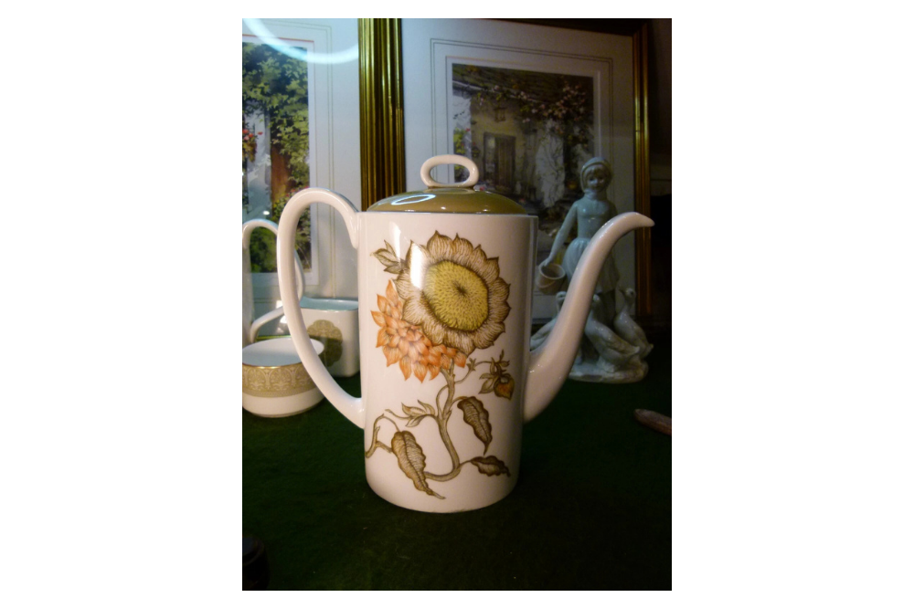 Susie Cooper Wedgwood Sunflower coffee pot