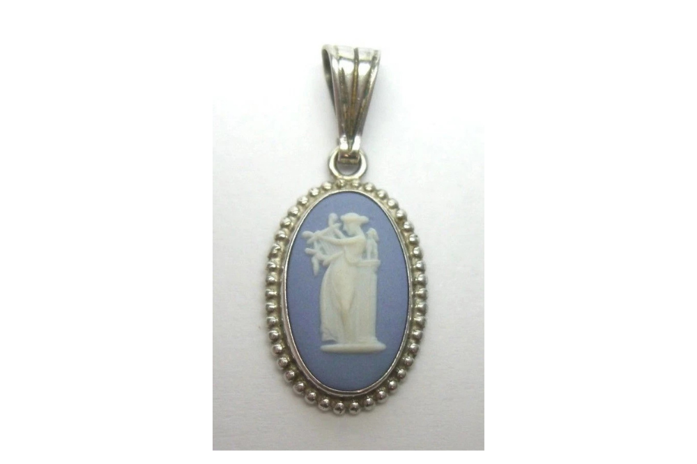 Wedgwood blue Jasperware cameo pendant in sterling silver