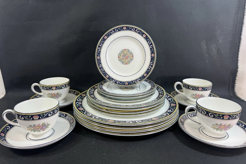 Wedgwood Runnymede dinnerware