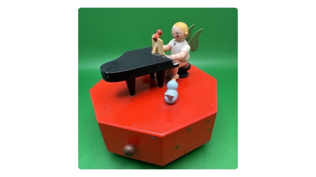 Wendt and Kühn Erzgebirge Christmas music box