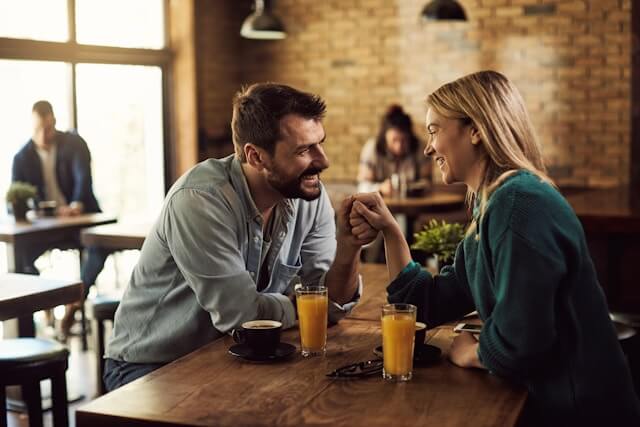 happy couple dating