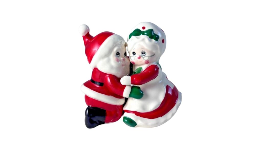 hugging salt and pepper shakers
