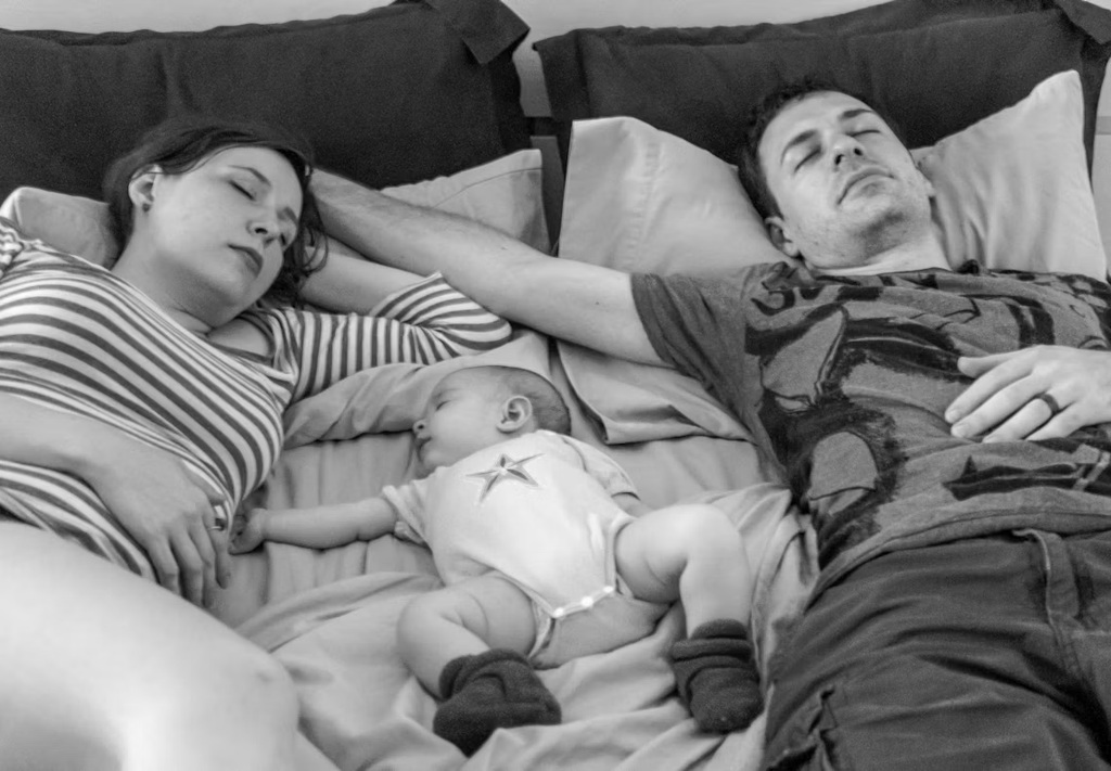 Discover simple sleep habits that can help busy parents feel more rested, improve sleep quality, and build healthier bedtime routines.