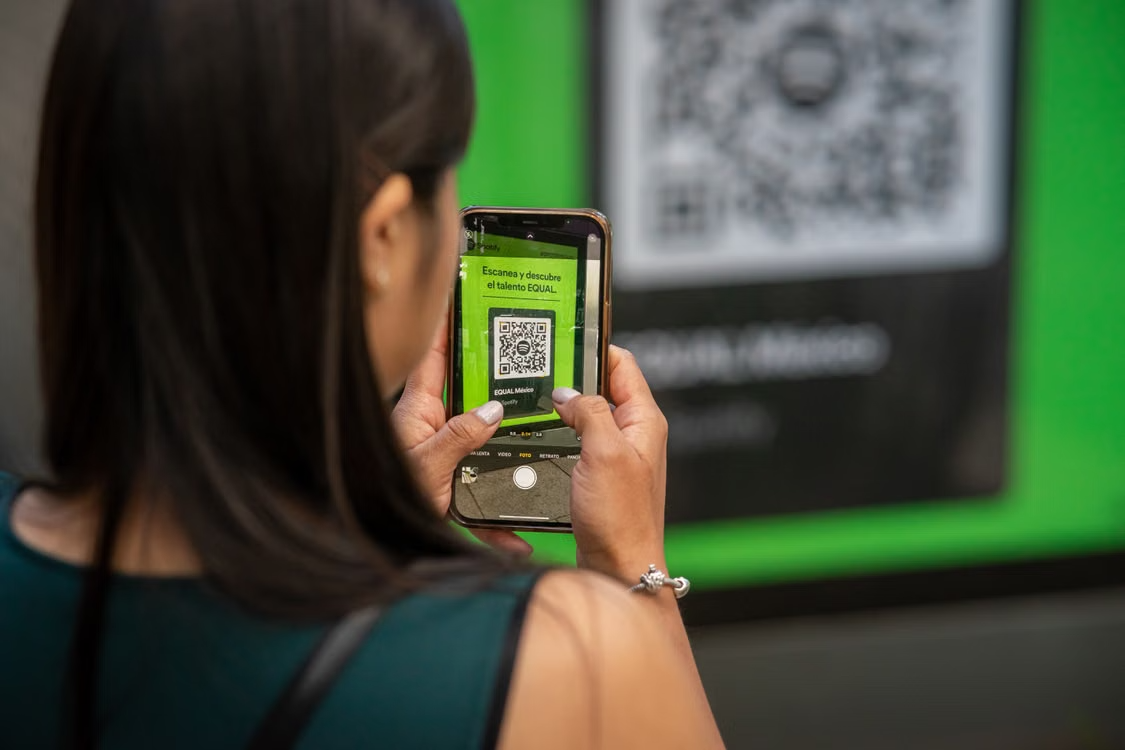 Discover creative ways to turn videos into QR codes for entertainment campaigns, from movie trailers and interviews to exclusive digital content.