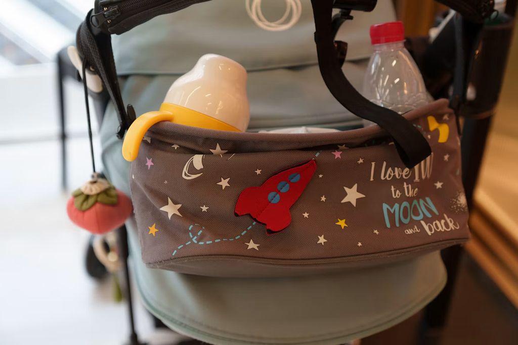 Discover how modern everyday carry designs help busy parents stay organized with lightweight bags, modular storage, and easy access to essentials.