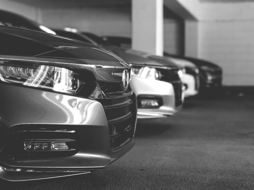 Learn these practical 8-seater car hire tips to choose the right vehicle, manage luggage, compare costs, and travel comfortably.