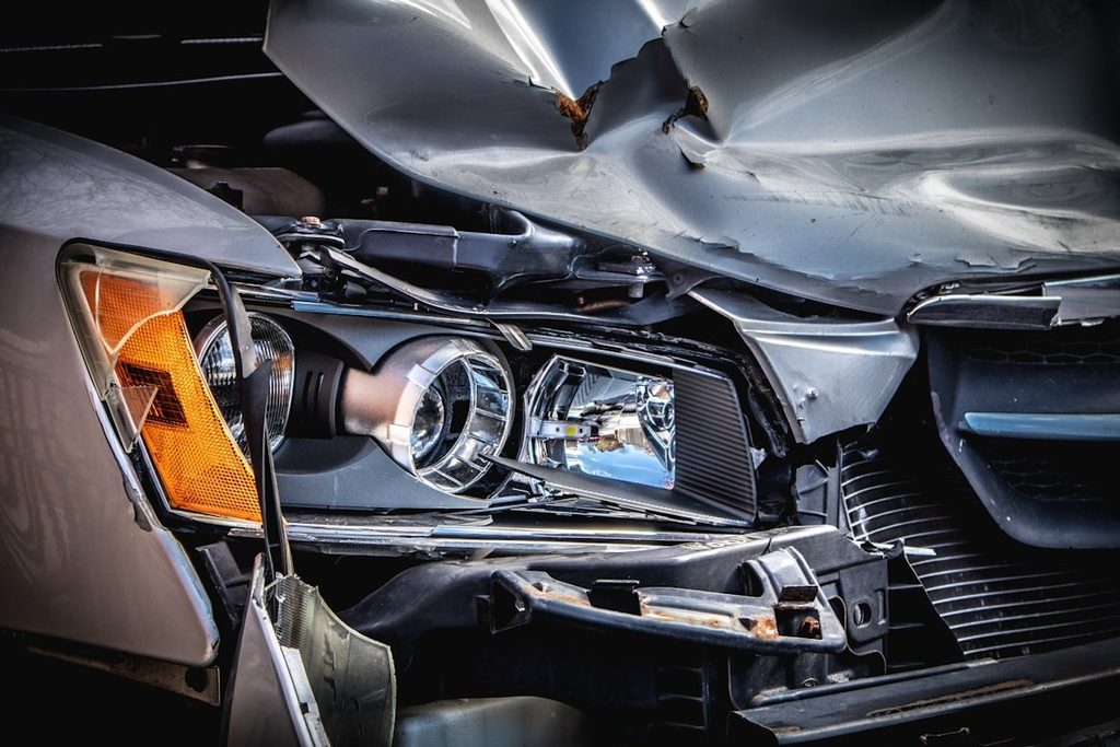 Learn about the financial challenges single moms may face after an auto accident and practical ways to manage medical bills, lost income, and expenses.
