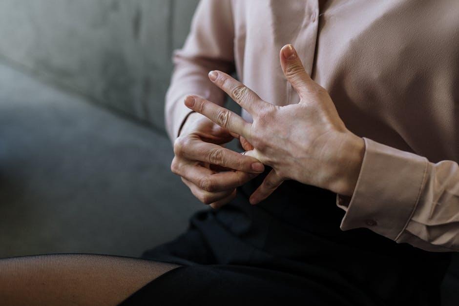 Discover key legal steps single moms can take before and during divorce to protect their finances, rights, and family.
