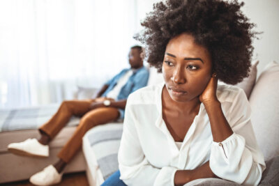 Is my boyfriend cheating? 5 cheating apps to look for