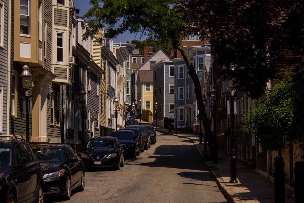 Explore flexible housing in Boston, from short-term and month-to-month rentals to mid-term stays that fit changing housing needs.