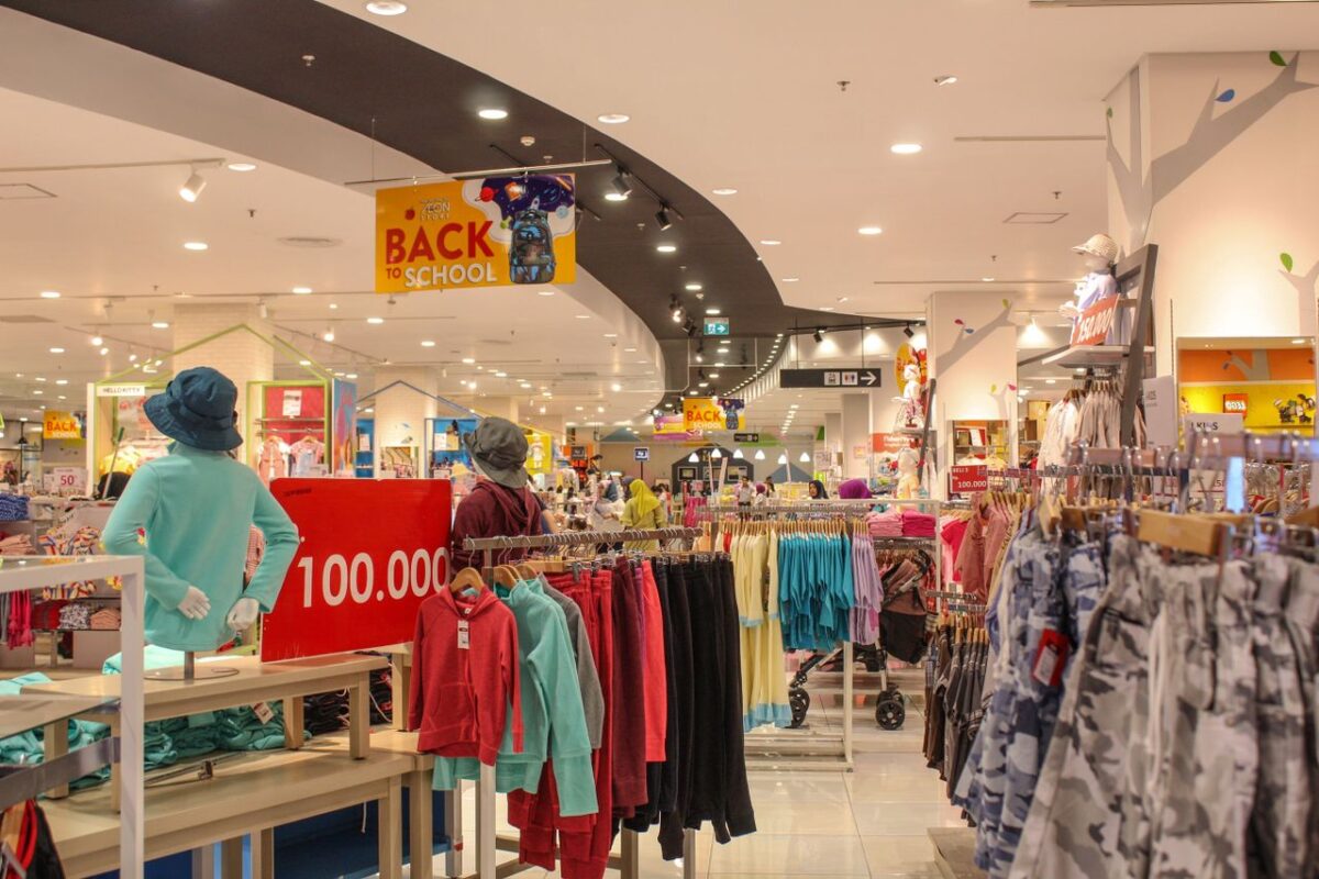 Learn how to build a kids' wardrobe on a budget with smart shopping tips, secondhand clothing, and practical ways to save as children grow.