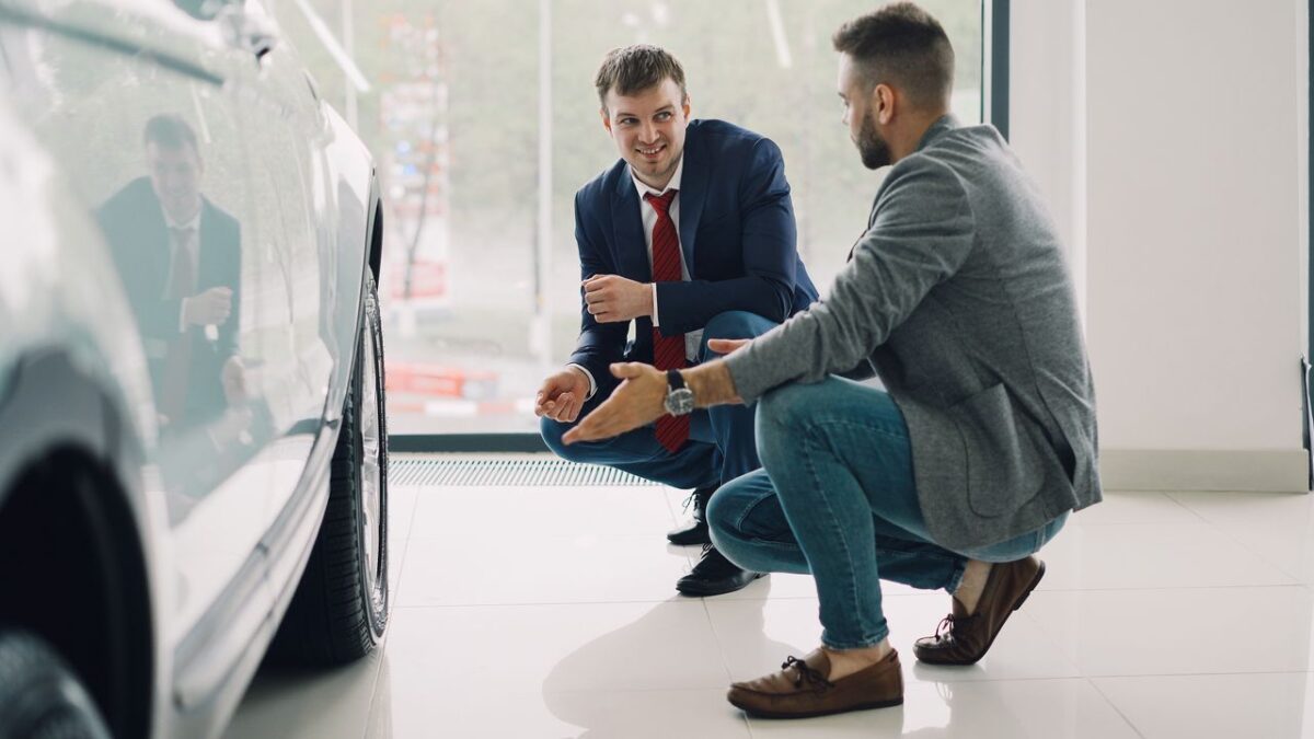 Learn five key rules for checking roadworthiness, verifying ownership, comparing prices, and avoiding scams.