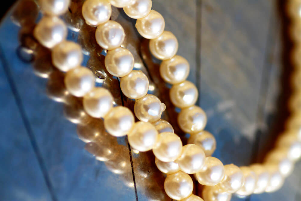 Are you looking to sell a pearl ring, necklace, bracelet, or other pearl jewelry? Here's everything you need to know about selling pearls.