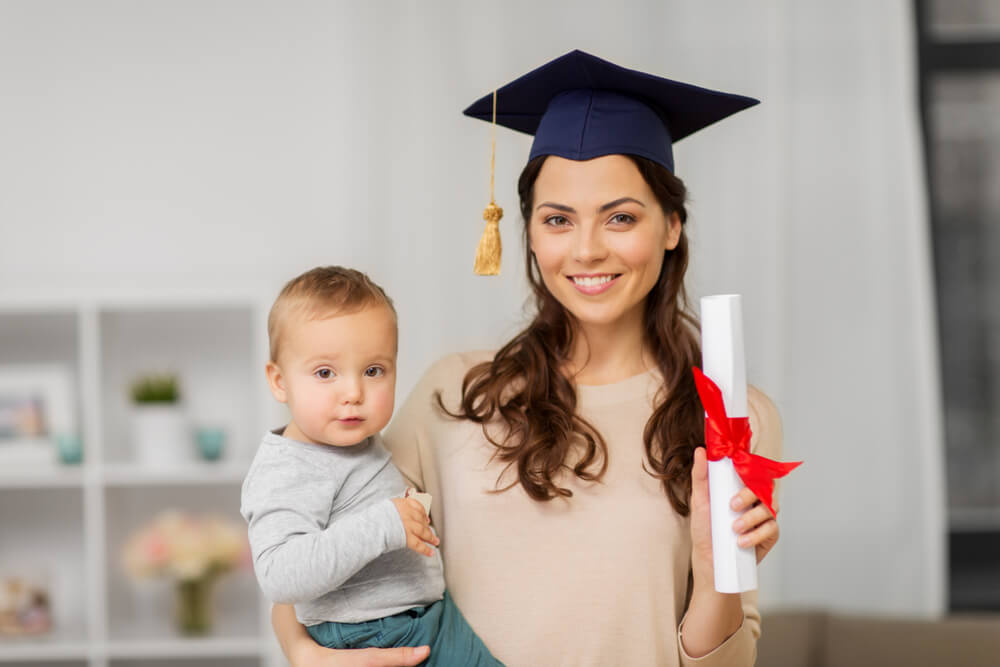 single mom graduates