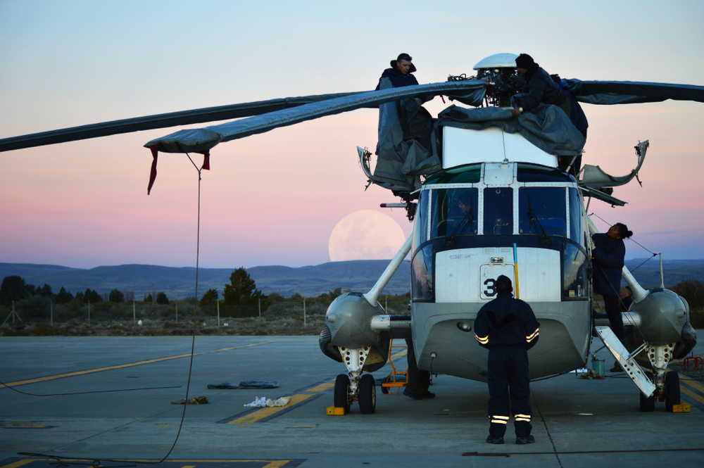 Aircraft and avionics mechanic