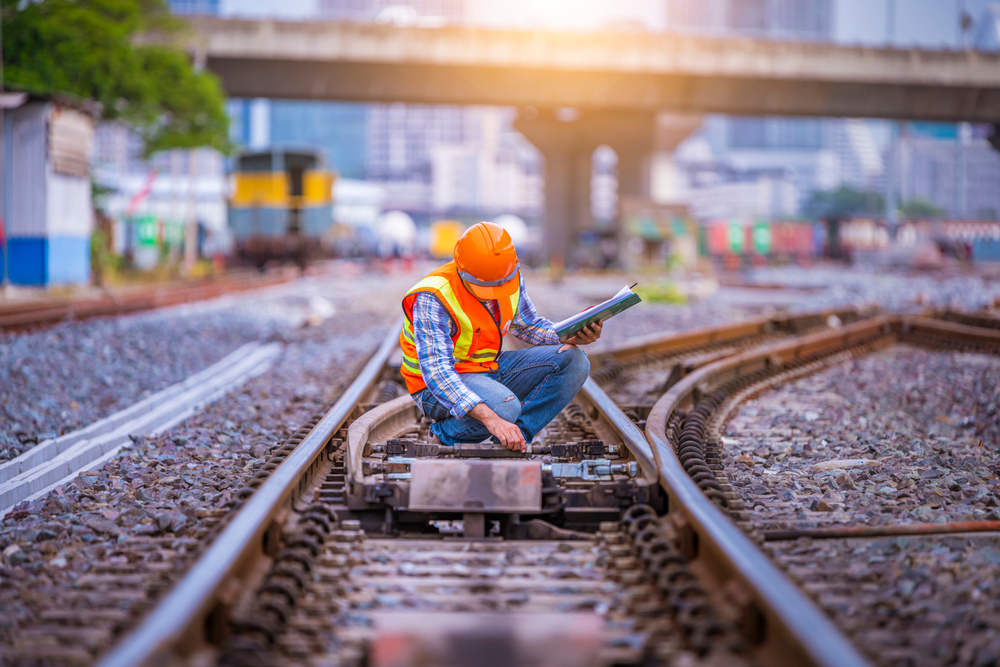 Signal and track switch repairer