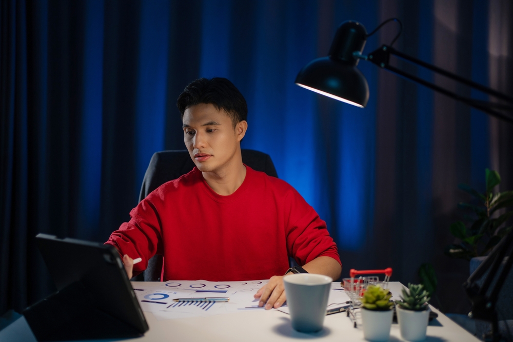 Overnight IT help desk technician