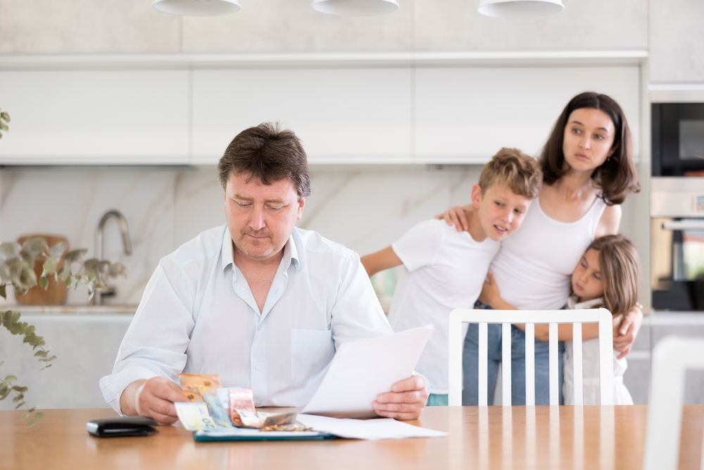 family stressed about money