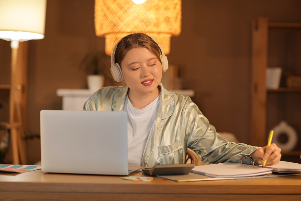 Overnight customer service representative