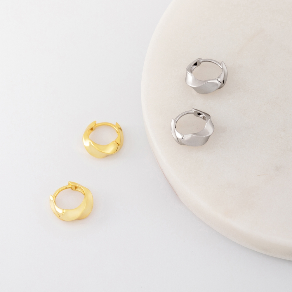 yellow gold and white gold eearings