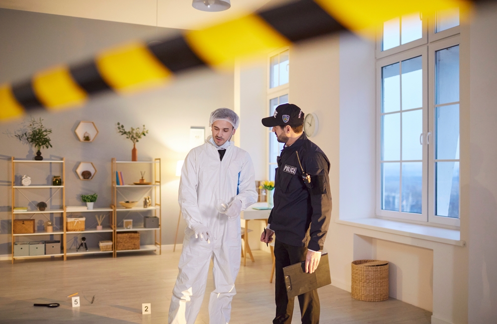 Detective or criminal investigator