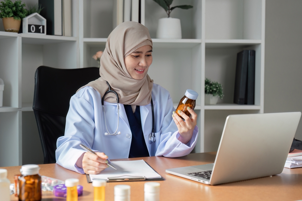Associate director medical reviewer for pharmacovigilance
