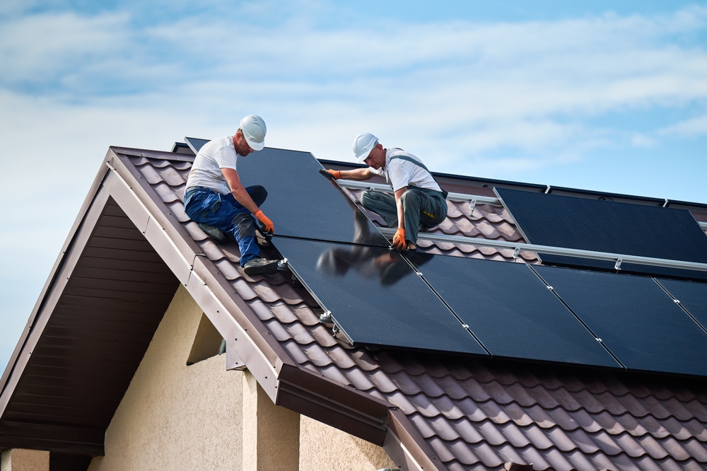 Solar photovoltaic installer