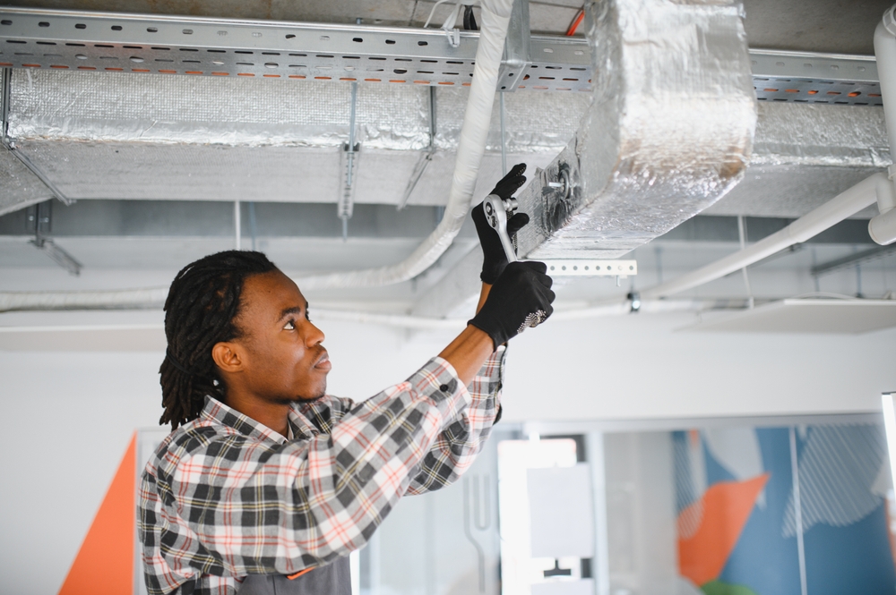 Mechanical insulation worker