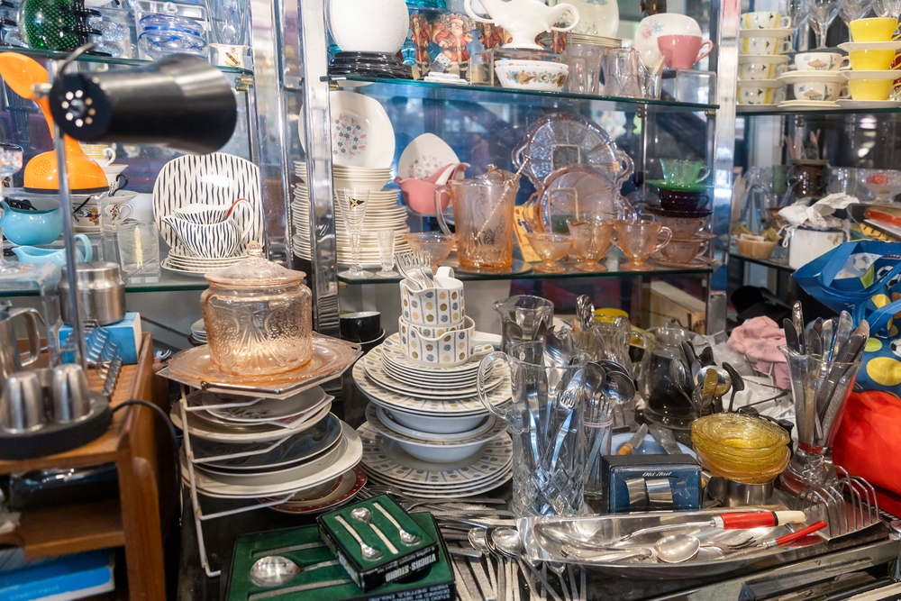 vintage kitchenware shopping