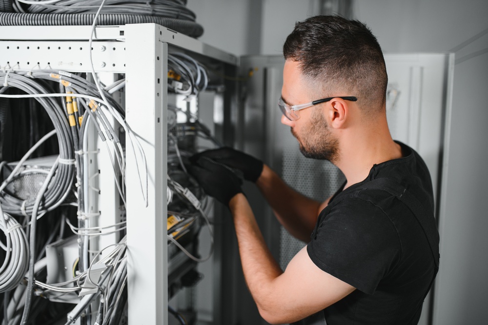 Data center support technician