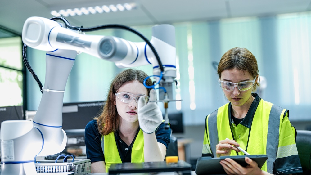 Robotics technician