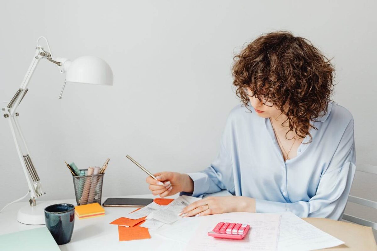 Learn real-world strategies single moms can use to stay financially stable and manage monthly housing expenses.