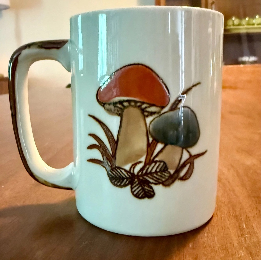 Otagiri stoneware mug decorated with mushrooms and leaves