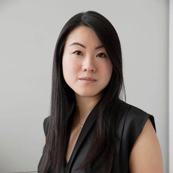 Yingjia Puk is a gemologist.